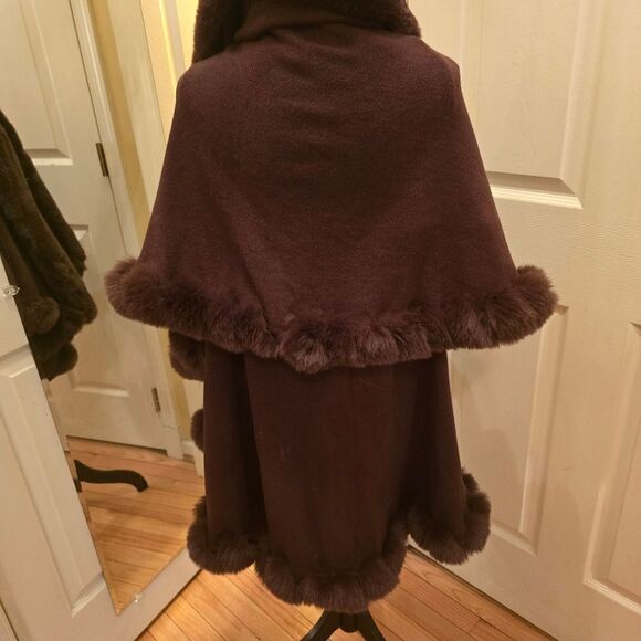 CHOCOLATE BROWN FAUX FUR LAYERED CAPE - Picture 6 of 7